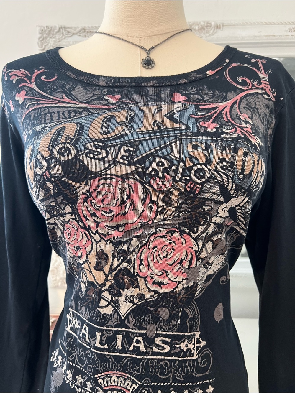 vintage grunge black long sleeve top with rose graphic - Picture 3 of 5